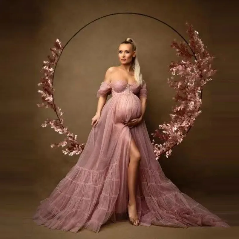 

Pink Off Shoulder Pregnant Dresses Sweetheart Ruffles Long Dress Women Lush Sexy Split Soft Tulle Trimmed Matermity Gowns