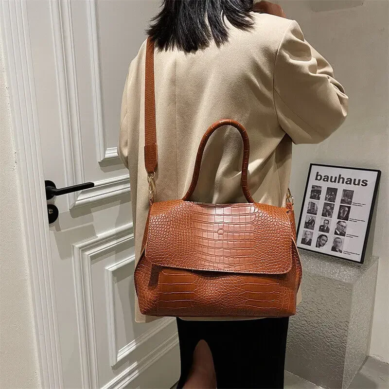 Bolsa de ombro crossbody retrô para mulheres, sacola viajante, grande capacidade, padrão crocodilo, nova, 2023