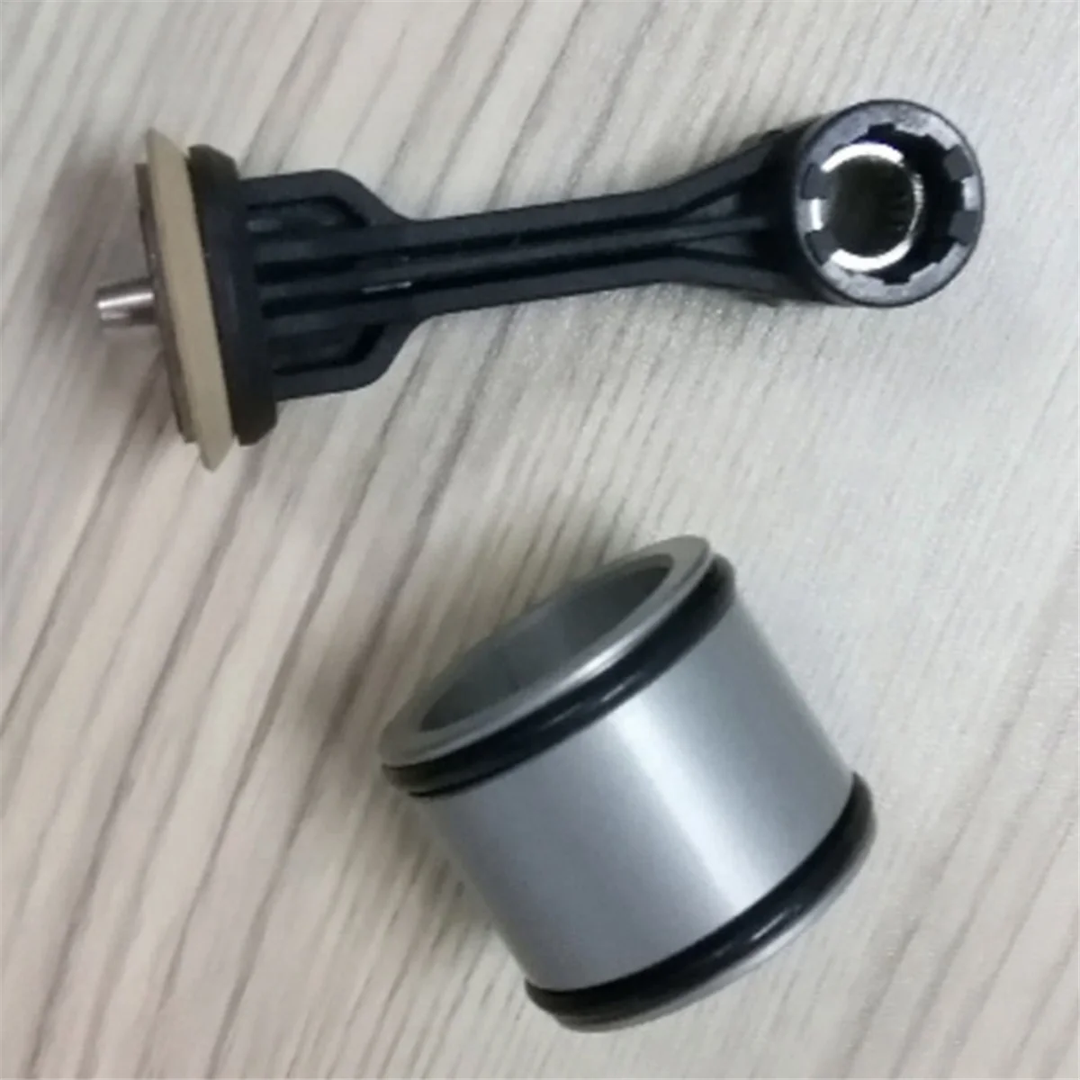 Air Suspension Compressor Pump Connecting Piston Rod with Ring 97035815109 97035815124 for Porsche Panamera 970