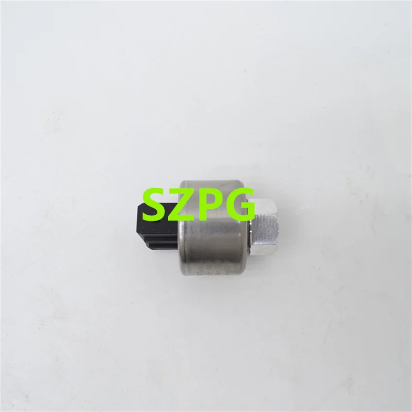 

82019426 Pressure Switch Air Conditioning AC Pressure Switch for New Holland Case IH TM TS MXM Series Tractor