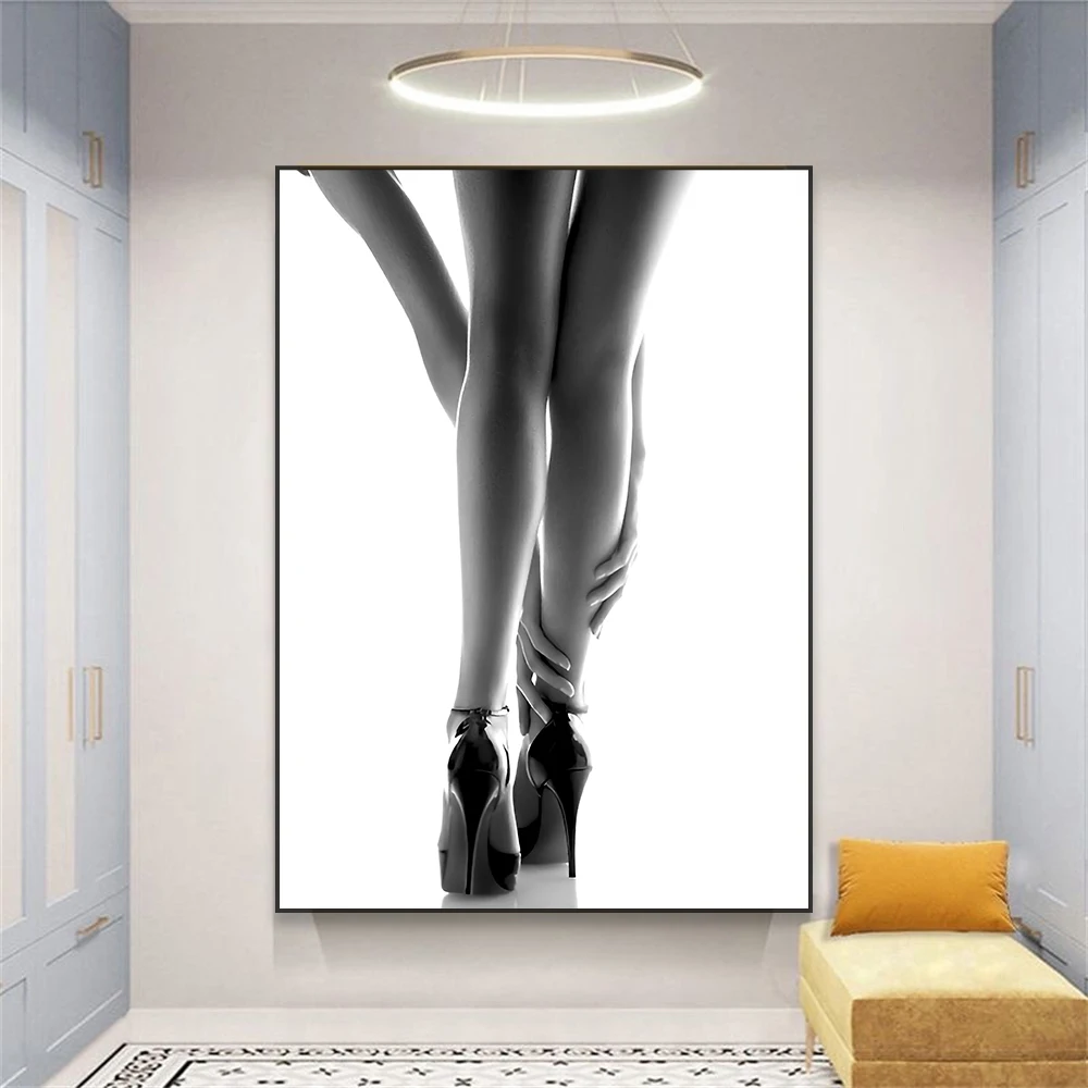 Black and White Art Woman Poster Woman in Heels Print Fashion Vintage Bedroom Art Girl Canvas Painting Home Bedroom Decor