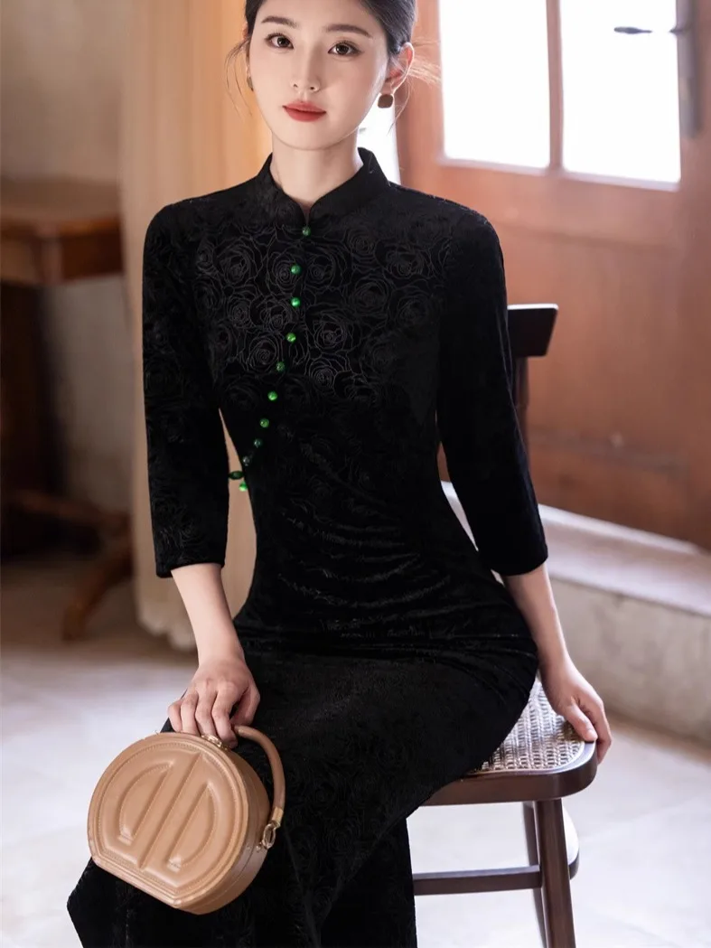 

New Chinese Style Velvet Long Dress Black Waist-Cinching Retro Fashion Improved Version Daily Wear Comfortable Fit