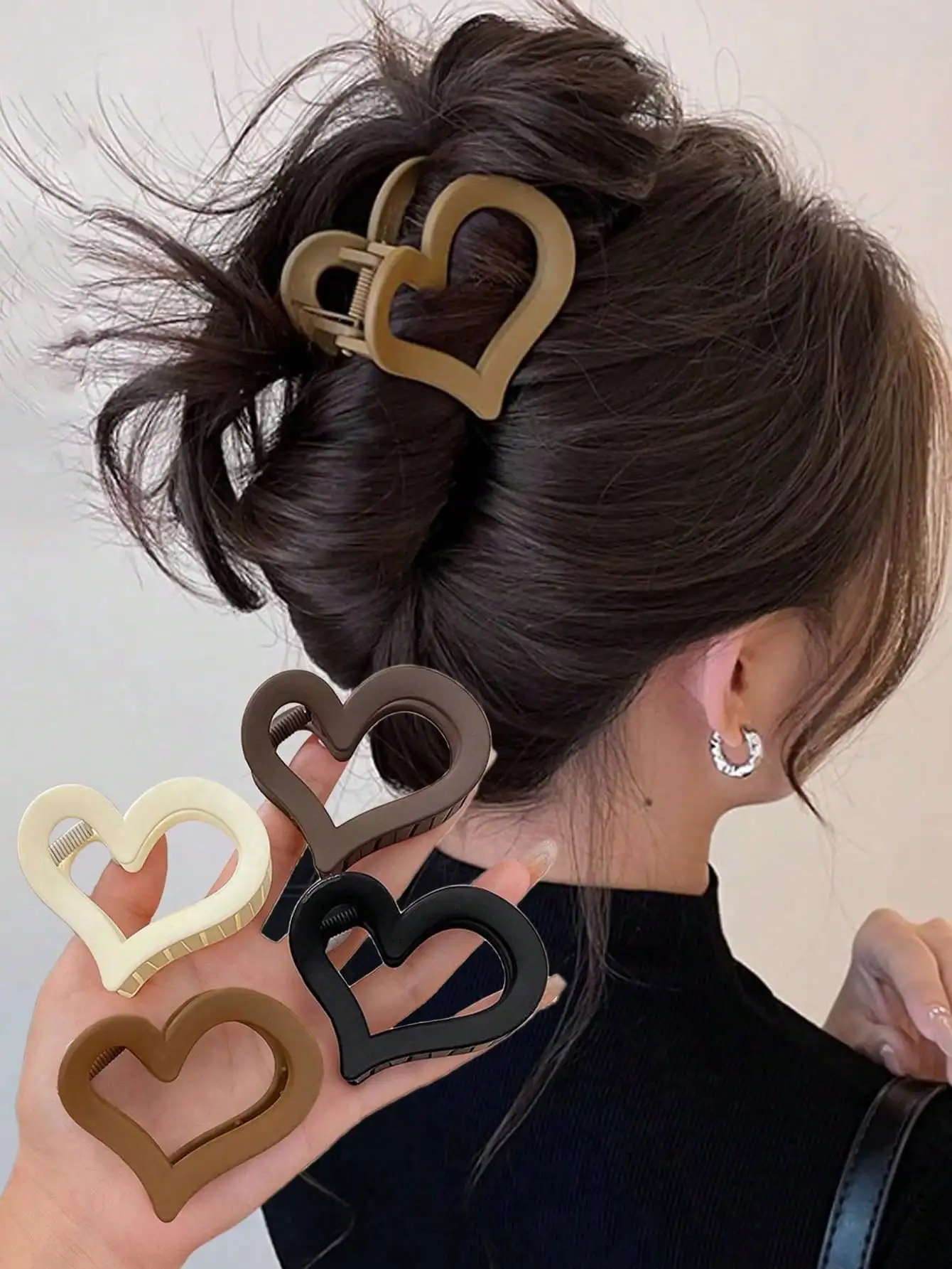 

4pcs/1pc Women's Black, White, Brown, Khaki 6cm/2.36in Heart-Shaped Lightweight Plastic Hair Clips, Fashion Versatile Elegant Solid Color Hair Clips, Suitable For Daily, Casual, Party, Work, Vacation, Face Washing, Makeup, Outfit Matching