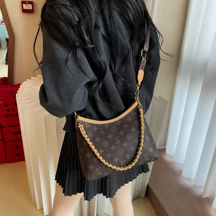 

Stylish Large Capacity Crossbody Diaper Bag: Elegant Women's Handbag With Luxury Designer Logo And Unique Vintage Style