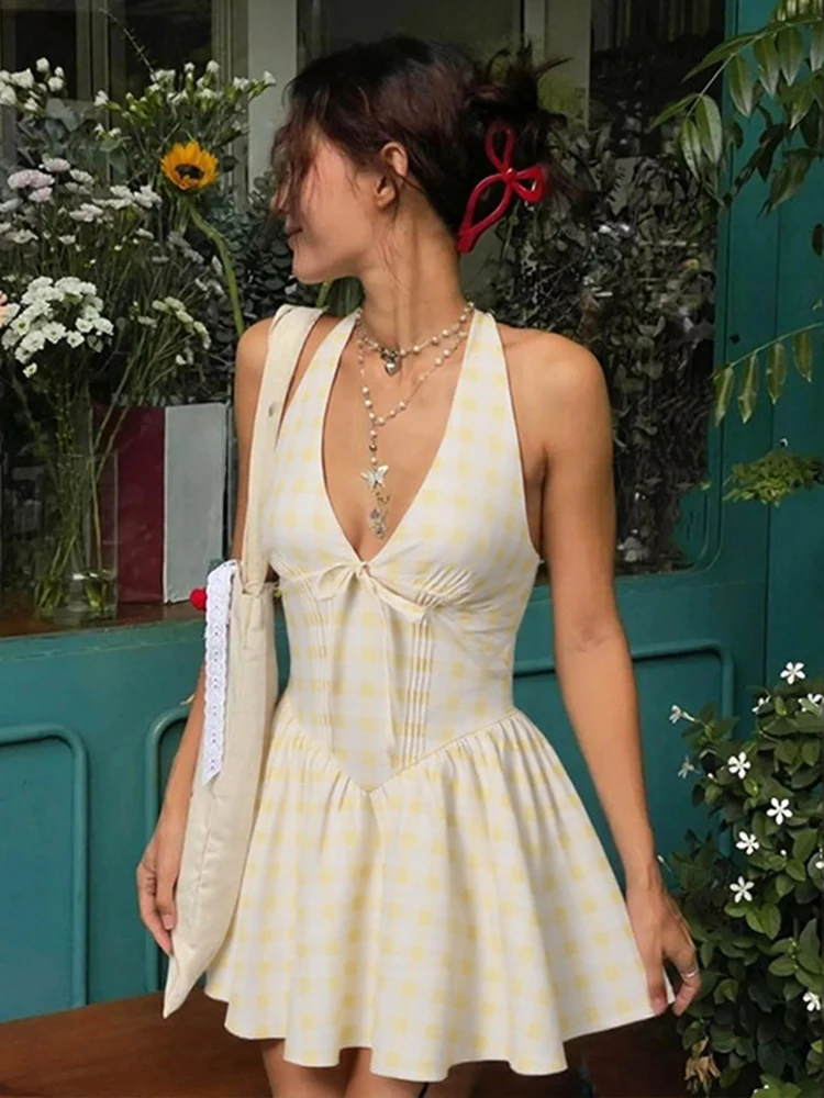 ByeMyLove 꽃 프린트 미니 드레스 여성 홀터넥 넥 드레스 백리스 민소매 여름 빈티지 우아한 드레스 V 넥 파티 드레스