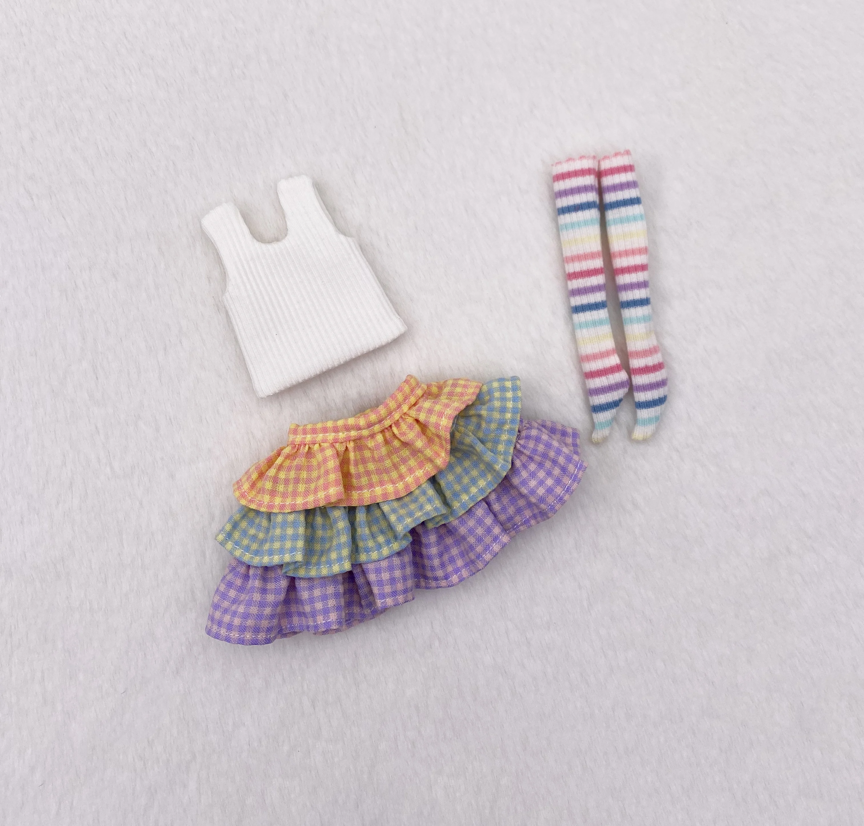 

Комплект одежды и юбок для куклы Kari 2026: радужные длинные чулки и юбка в тон для куклы Landazz Landoudou