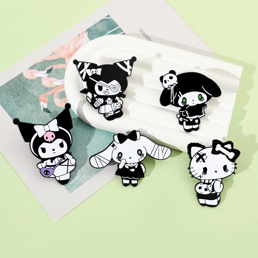 دبابيس طية صدر السترة كاواي الكرتونية ، دبابيس طية صدر السترة المينا للهالوين ، النمط القوطي ، بروش كورومي ، ميلودي ، سينامورول ، شارة معدنية