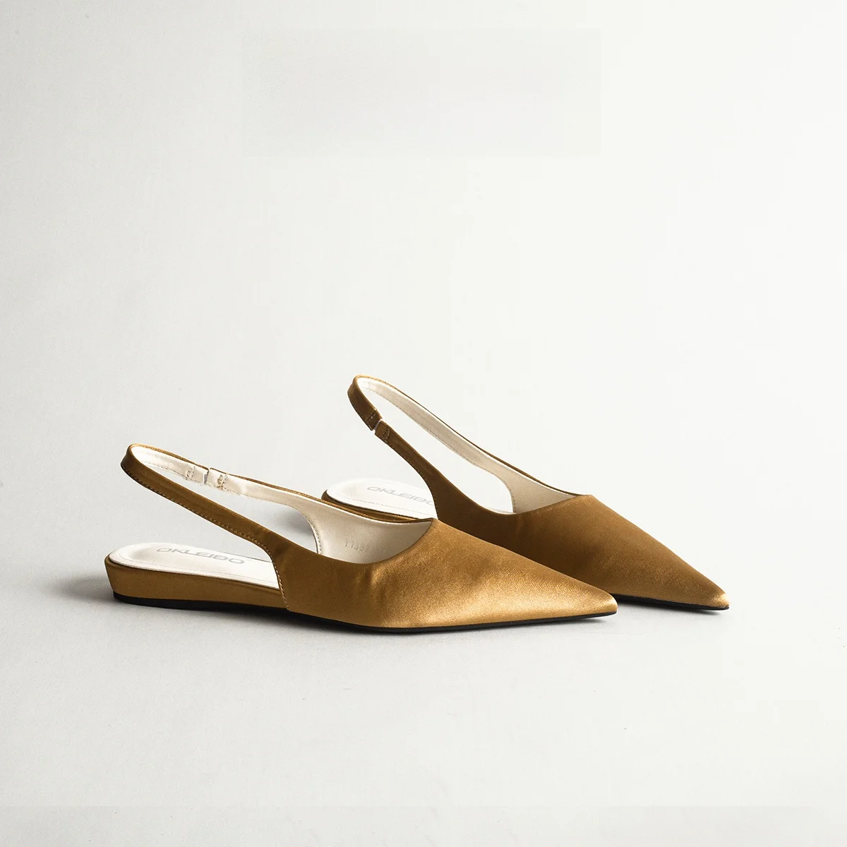 

Soft Wind Silk Flat Head Sandals Women Summer Outdoor Wear Versatile Pointed Toe Soft Bottom Not Tired Footwear Back Empty Shoe