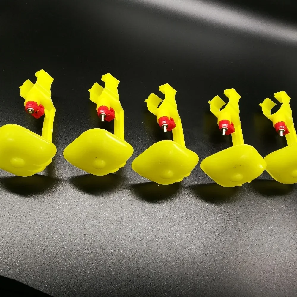  50pcs senior environmental plastic chicken nipple drinker is simple and easy to use Registered mail