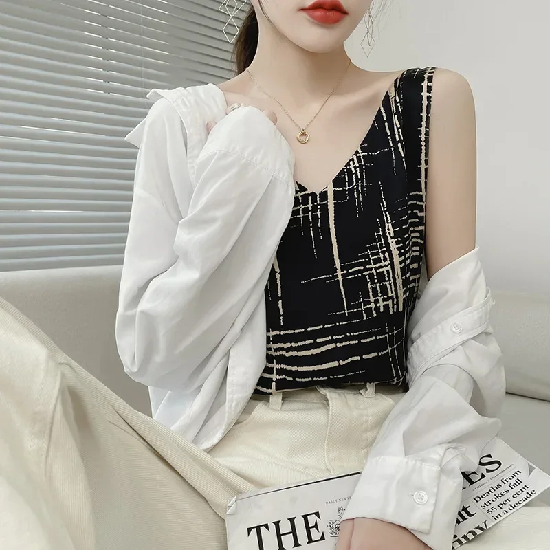 2025 Summer Women\'s V-neck Silk Top Satin Top With Beautiful Print Luxry Summer Vest Top Cropped Top Tops For Women Sexy Blouse