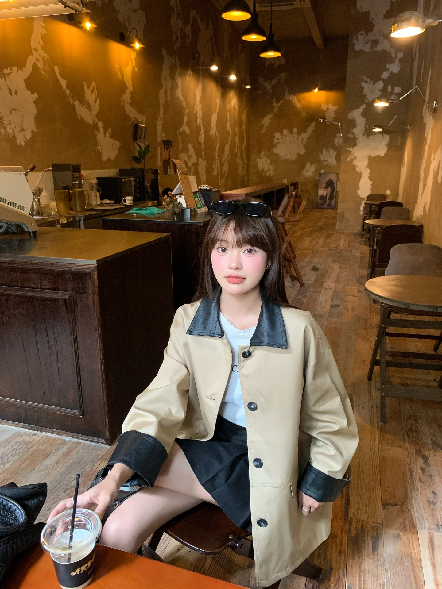 

Корейская укороченная женская куртка свободного кроя из кожи с пэчворком, осенняя новинка, в стиле колор-блок, с индивидуальным дизайном