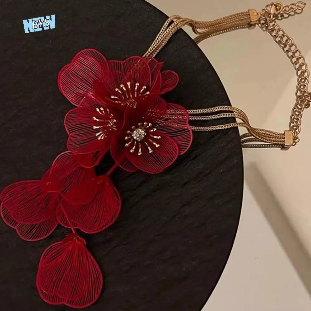 

Elegant Alloy Exaggerated Flower Necklace Rhinestone Luxury Cutout Flower Neck Pendant Fresh Shiny Floral Tassel Necklace Daily
