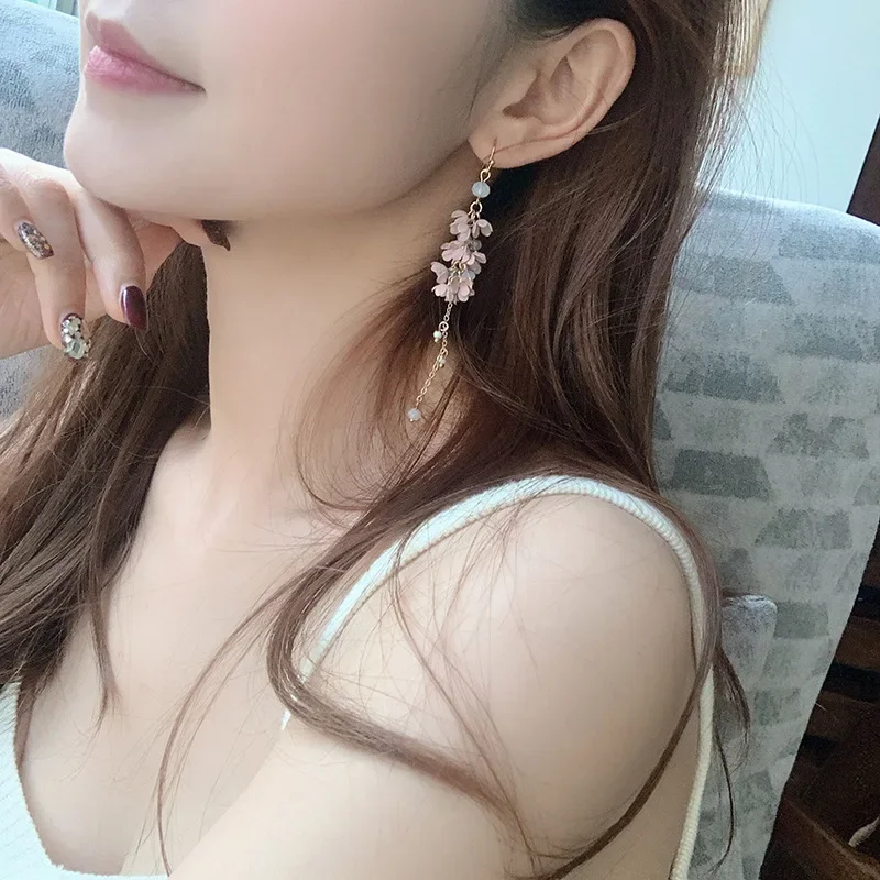 Japanese Style Fairy Pink White Flower Tassel Clip Earrings No Piecing Long Crystal Elegant Floral Bride Earrings for Wedding