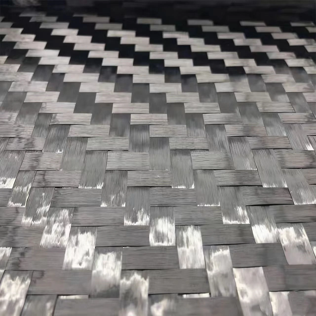 

12K 200gsm Real carbon fiber fabric with diagonal W-pattern widening fabric, 40 inches/100 cm x 50 cm, used car modification