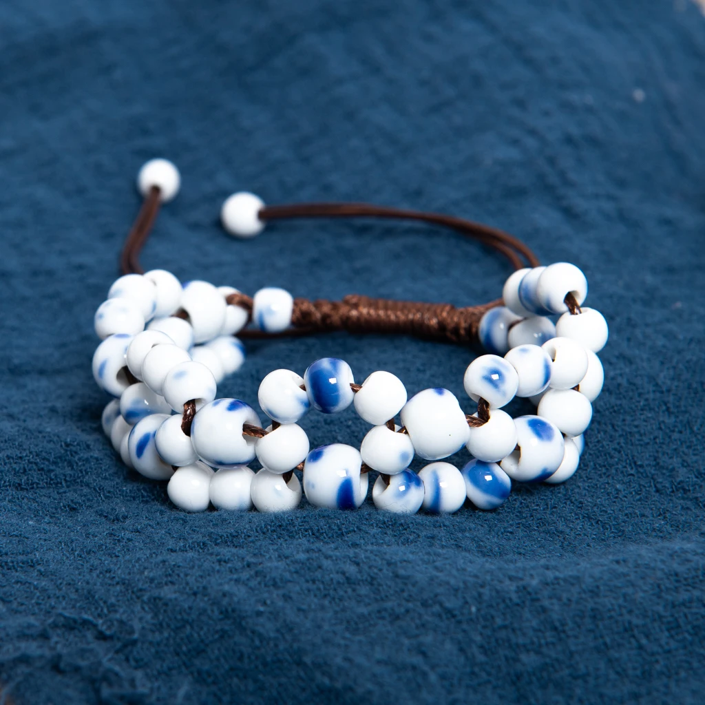 Handgewebtes weißes und blaues Keramikperlenarmband, verstellbare Wachsschnur, handgefertigter Schmuck im böhmischen Küstenstil für Paare und Frien