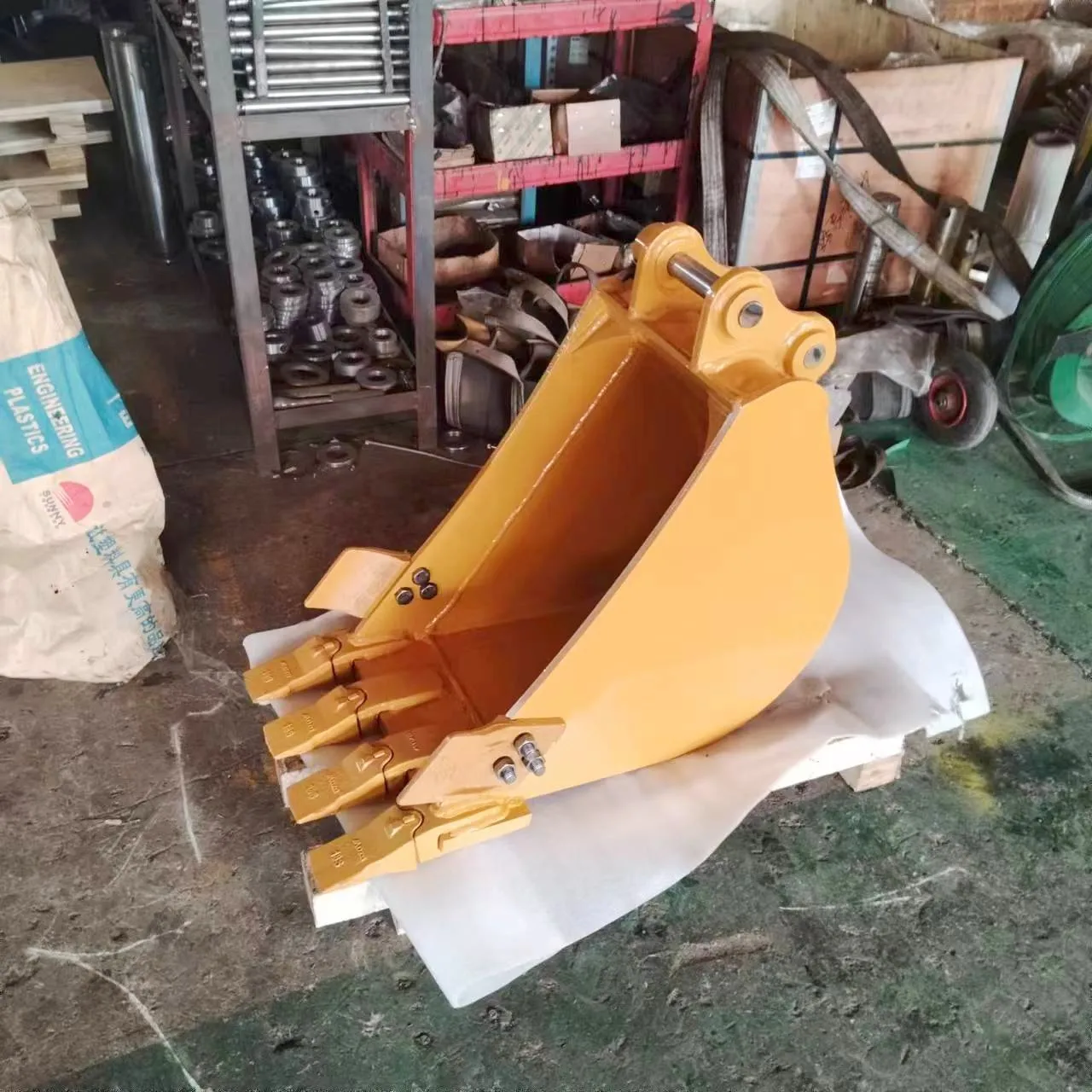 Q355B Mn Steel Mini Excavator Attachments Excavator Standard Bucket 400 Mm Width Bucket