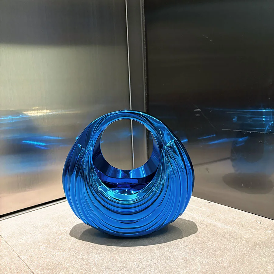 

Металлическая акриловая сумка с волнообразной текстурой, женская сумка через плечо с цепочкой