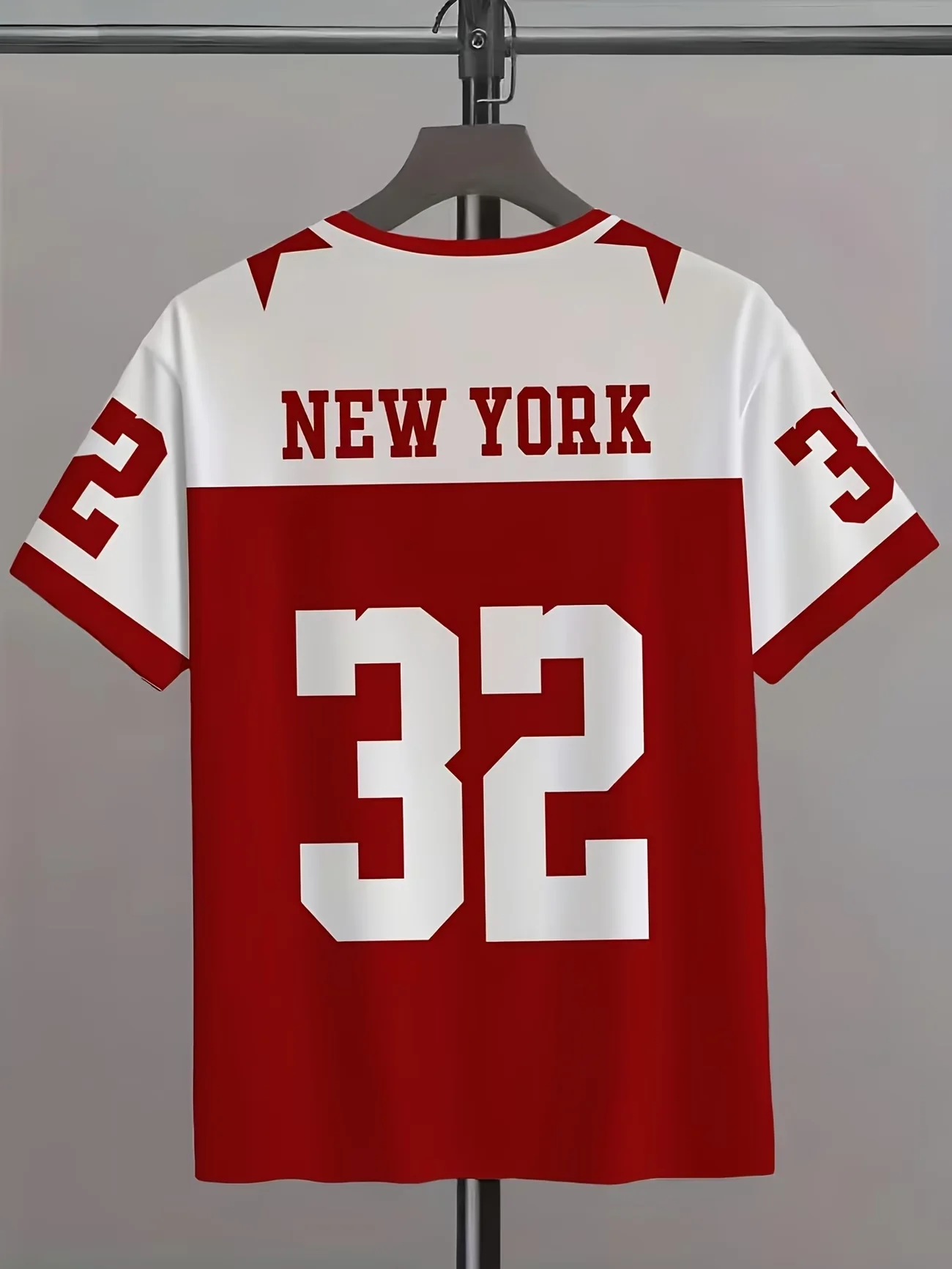 Men's casual T‑shirt with eye‑catching 