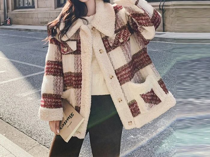 2025 Vintage Red Checkered Spliced Lamb Wool Jacket for Women Thickened Student Cotton Jacket for Winter
