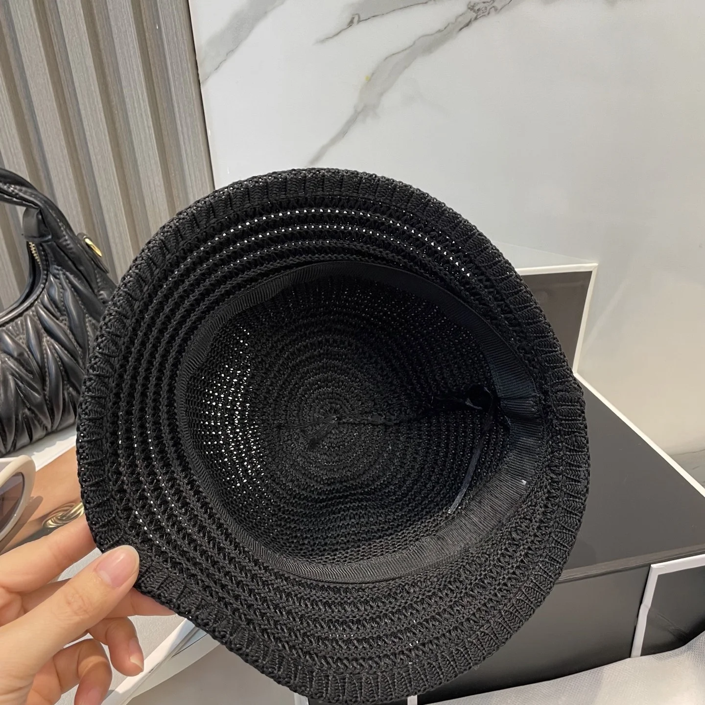 

Knitted Hat Color Block Splicing Unique Atmosphere Knitted Decoration Street Fashion Unique High-end Atmosphere Temperament