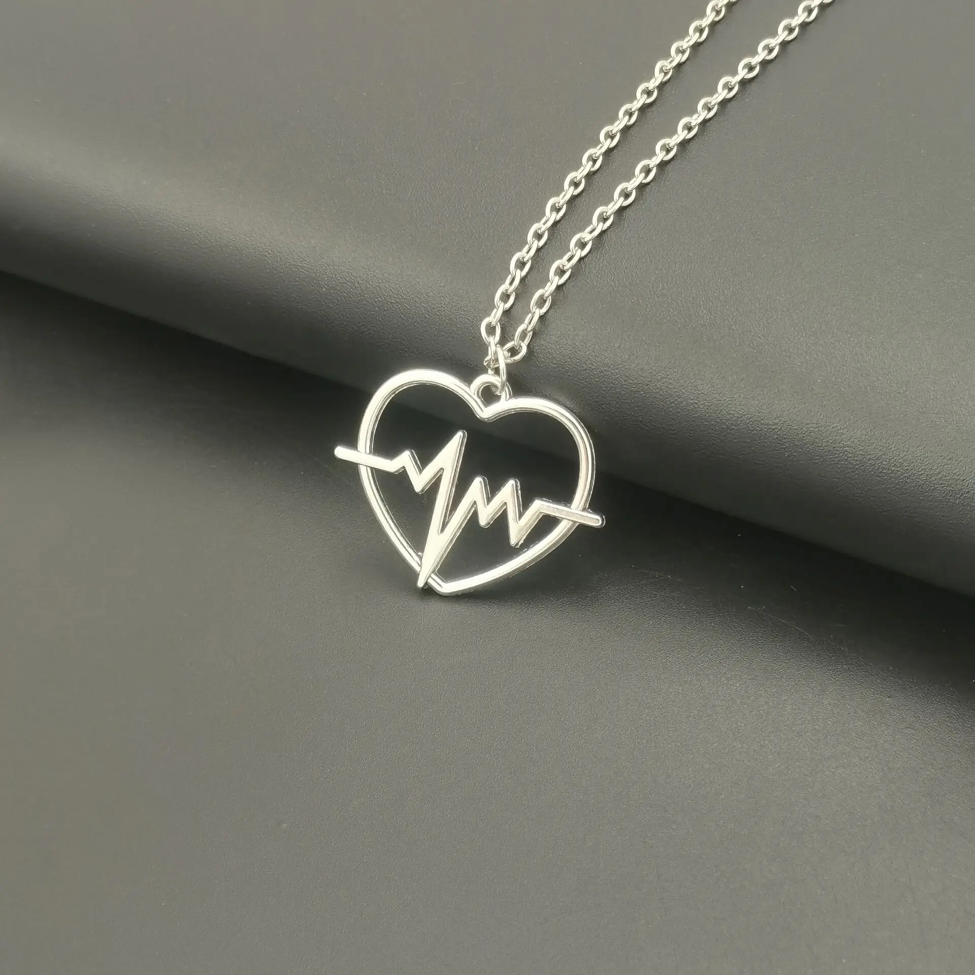 10Pcs Fashion Retro Love Heart electrocardiogram Alloy Pendant Necklace For Men & Womens Jewelry Accessories A-866d