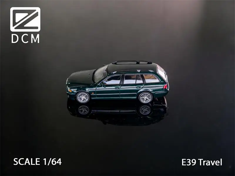 

Коллекционная модель автомобиля 1:64 E39 Wagon Limited500 из литого металла