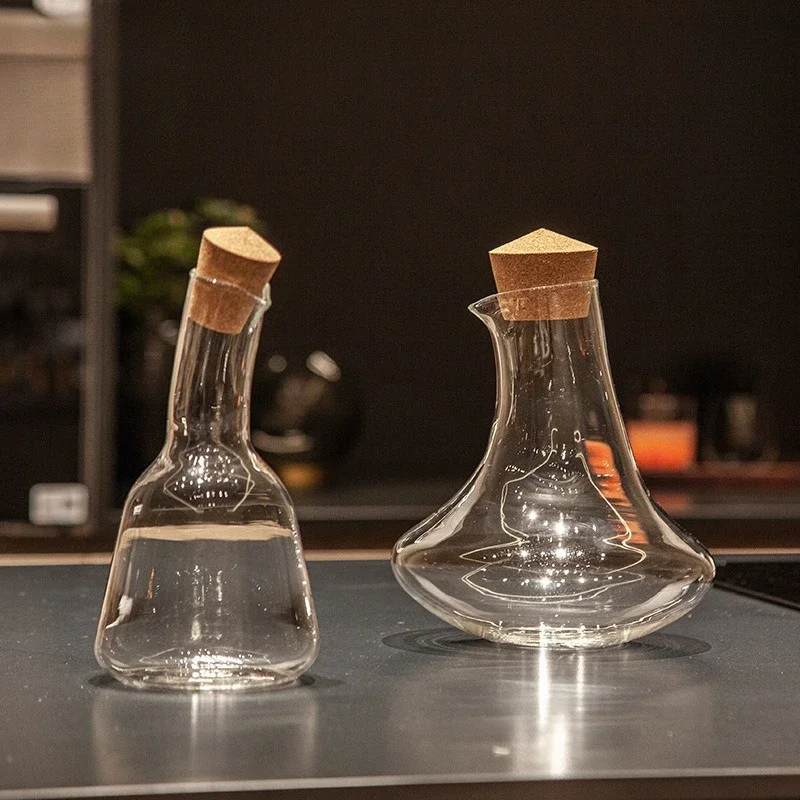 Modern minimalist wind cold kettle with cork, decanter glass wine jug household, living room dining table ornament