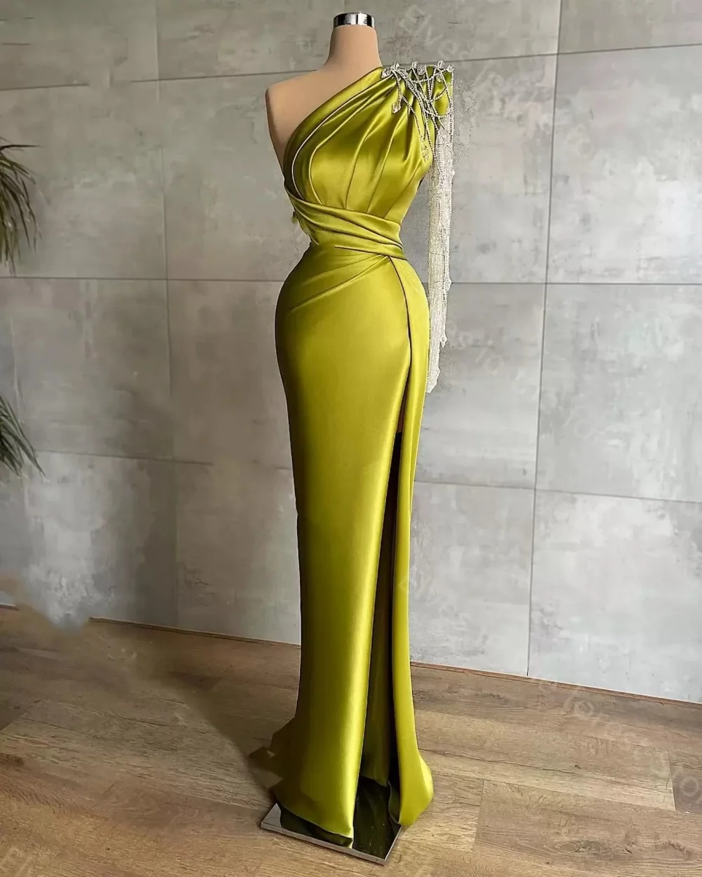 

Green Formal Evening Dress Beads Appliques Mermaid Satin Special Evening Dress Floor-Length Cocktial Gown Wedding Party Dress