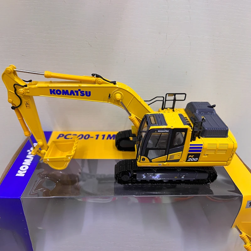 Diecast 1:43 Scale KOMATSU PC200-11M0 Alloy Excavating Machinery Model Finished Product Simulation Toy Gift Static Model