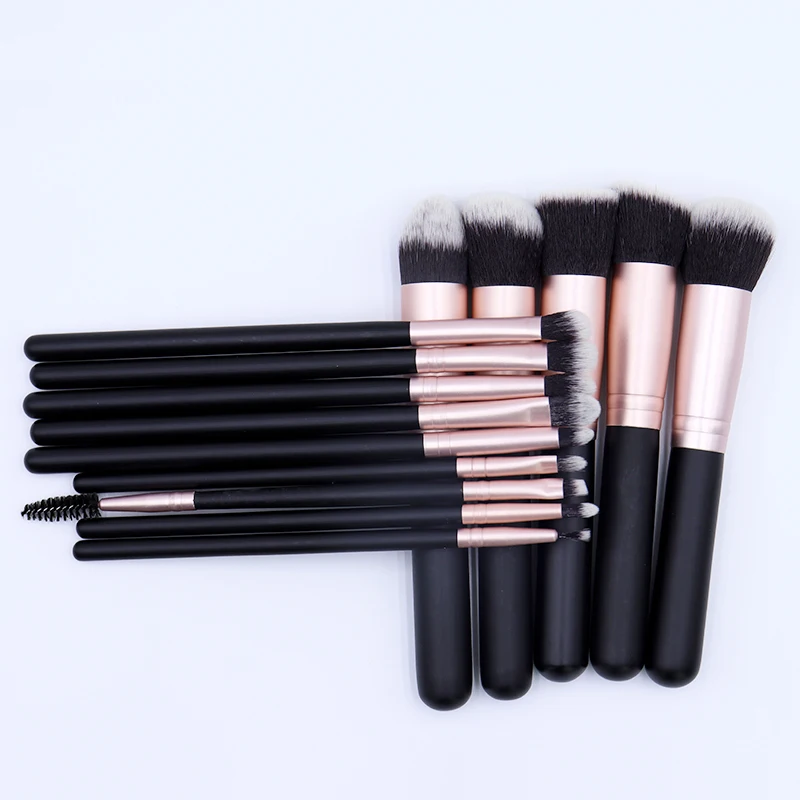 卸売ナイロンファンデーションメイクブラシ、角度付きコンシーラーブラシ、木製ハンドル、高品質で快適なハンディキットセットメイクブラシ