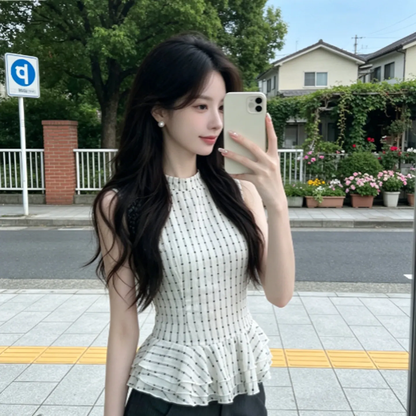 Korean Style Summer Outerwear Women's Slim Fit Plaid Sleeveless Vest Breathable round Neck Design Citywalk Fashion Top