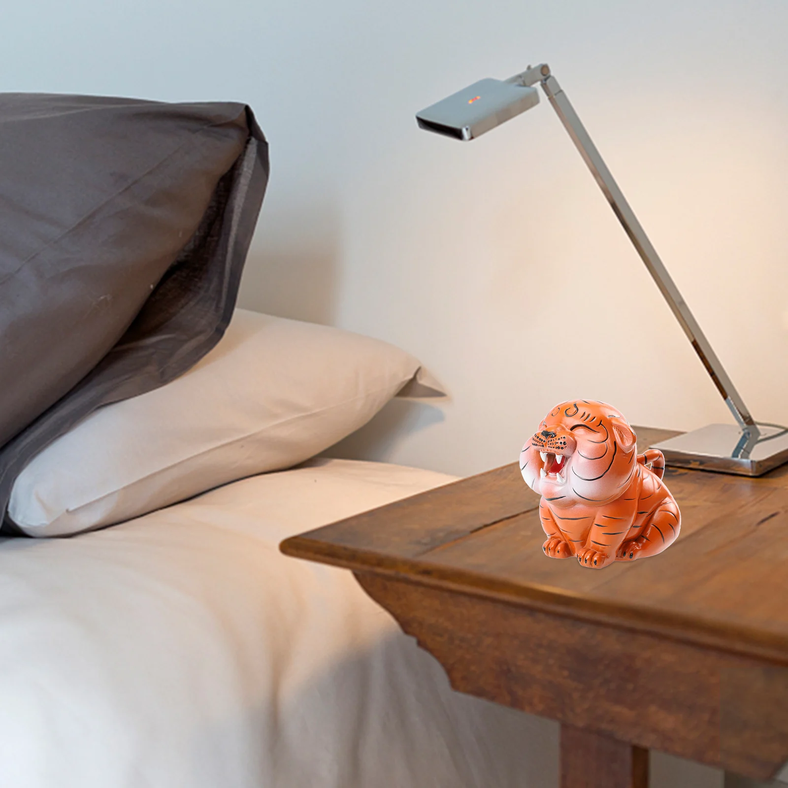 

Ceramic Tiger Coin Bank Creative Piggy Bank Adorable Money Saving Box for Kids Desktop Decoration Money Saving Box