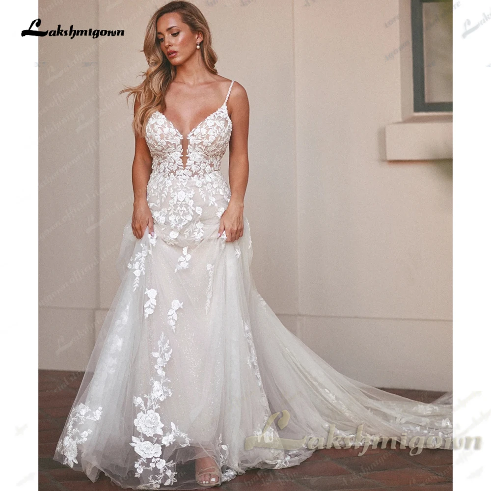 

Lakshmigown свадебное платье с v-образным вырезом и кружевной аппликацией, открытой спиной и блестящим блестящим свадебным платьем трапециевидной формы, индивидуальный халат Mariee Boheme