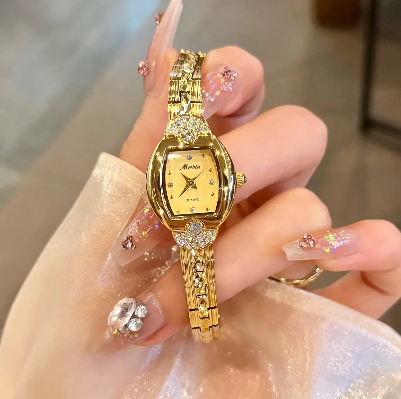 

New Women'S WristwatchRetro-StyleLight LuxurySmall Square WatchQuartz WatchGold-PlatedFashionable Small Dial WatchVintage Watch.
