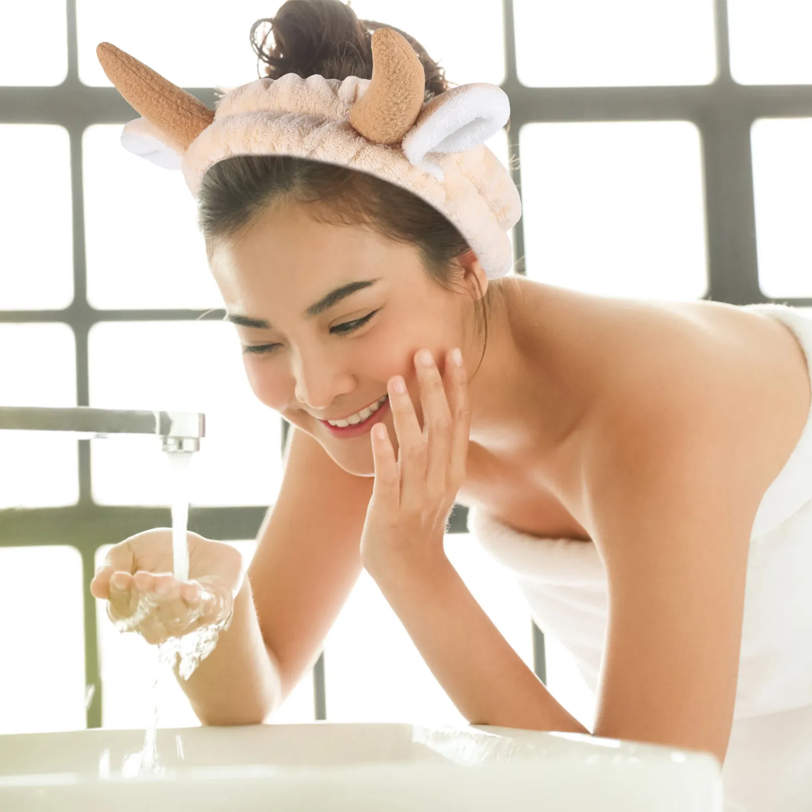 

Cattle Horn Face Washing Headband Soft Flannel Makeup Hairband for Spa Facial Cleaning Shower Skincare Headband Women