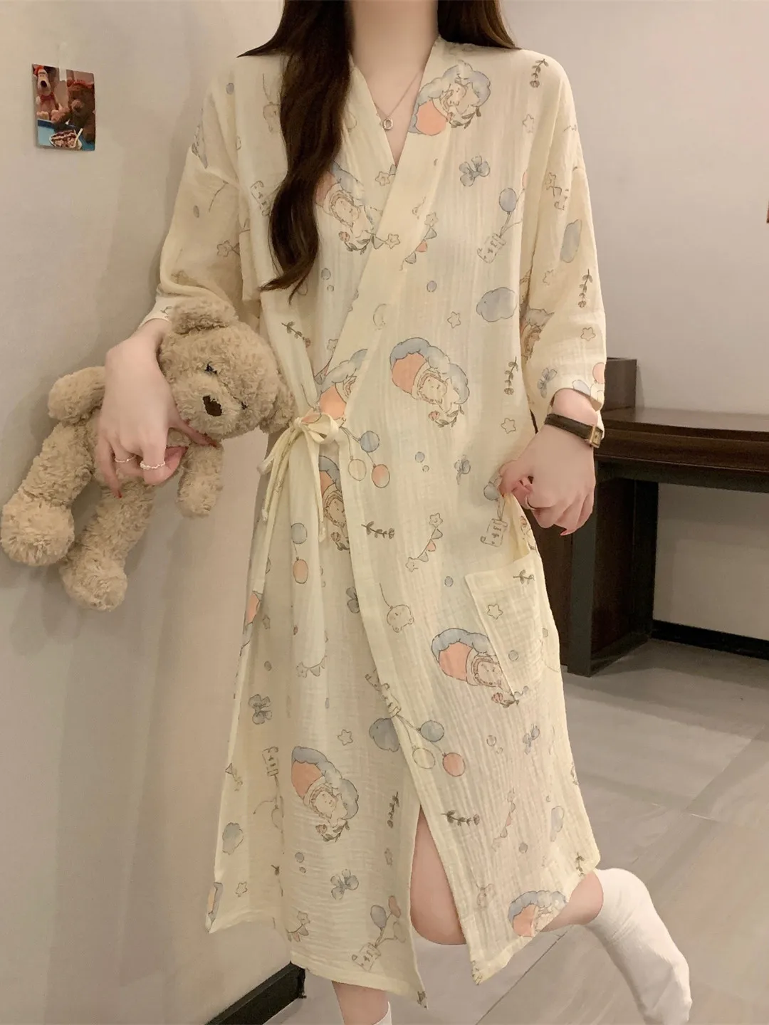 純綿着物スタイルパジャマ女性の夏の新しいかわいい漫画ローブホーム服女性モデル長く薄い生地