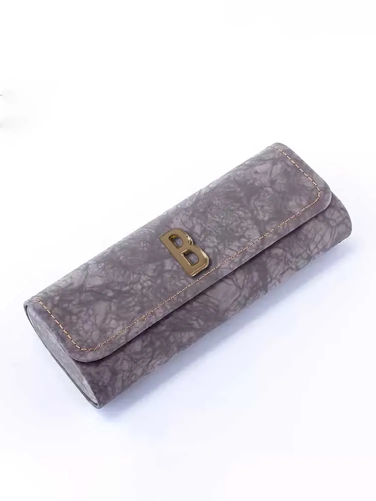 

Customized Durable Eyewear Cases Anti-Stress High-End Look Personalized Customer NameAlphabet Design: Metal & Gem Motif