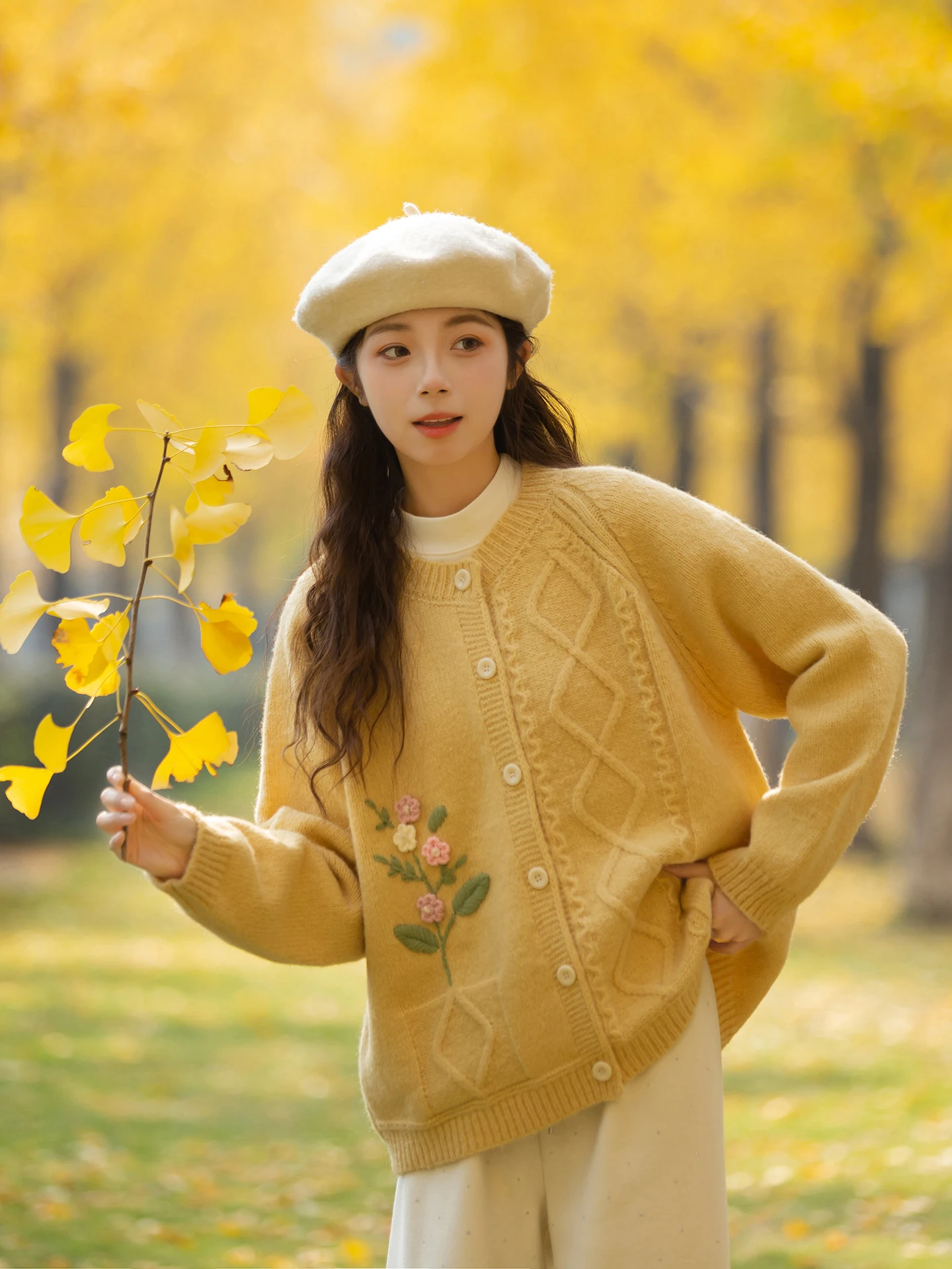 

Желтый вязаный свитер-пальто с вышивкой, женский, свободного кроя, удобный, мягкий, из смеси полиэстера, нейлона и шерсти, с длинными рукавами, круглым вырезом, кардиган.