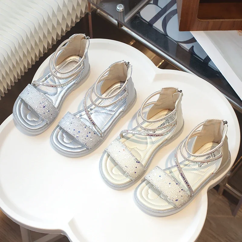 

Girls Sandals Princess Style Kids Roman Shoes with Back Zipper 2025 Summer New Girls Beach Shoes Open Toes Non-slip Ins Trendy