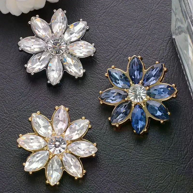 5Pcs Luxury And Beautiful Flower Inlaid Rhinestone Metal Buttons Clothing Gift Boxes Scarves Hats DIY Decorative Accessories