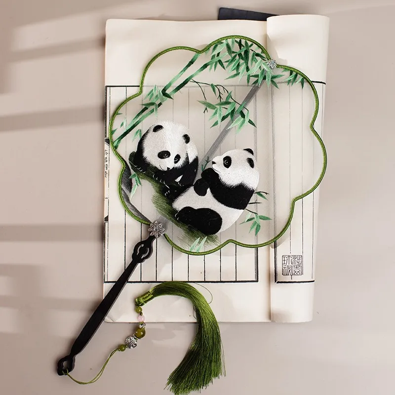 

Handmade Double-Sided Embroidery Fan Heavyweight Su Embroidery Ancient Chinese Style Hanfu Bride Fan New Chinese Style Embroi...