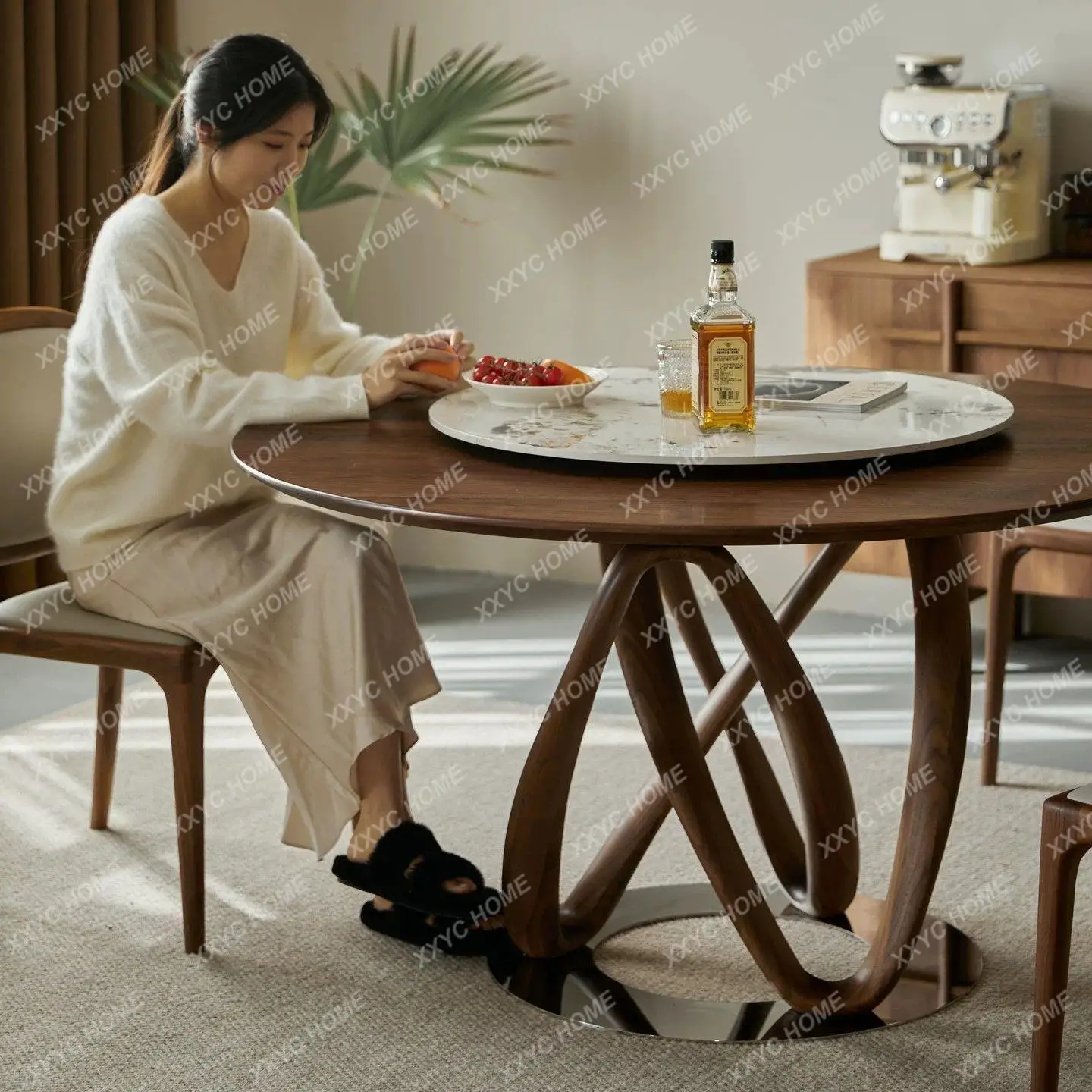 Black walnut round table All solid wood medium and ancient style round dining table Home restaurant Simple light luxury