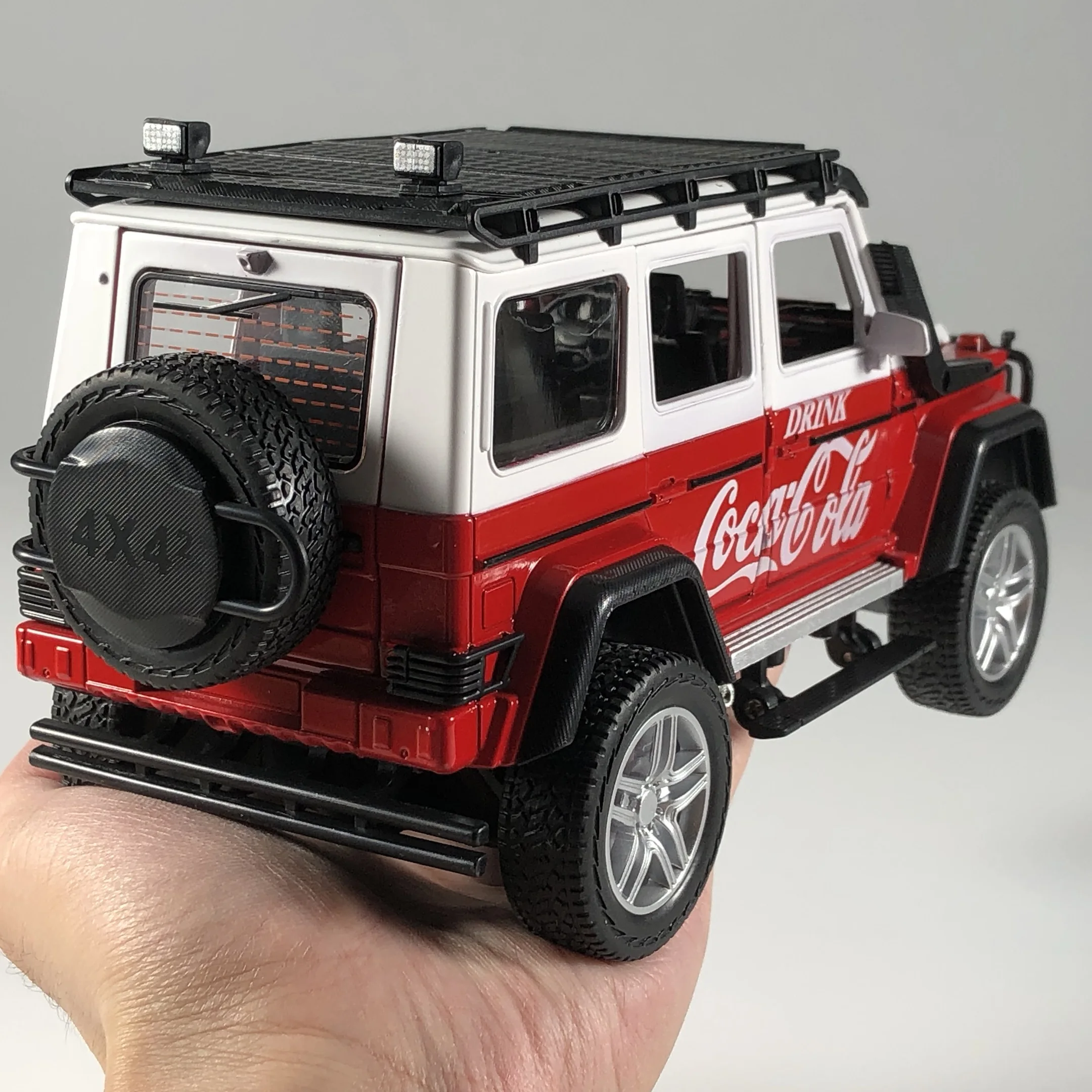 1:24 Benz G550 Coca Cola Off Road SUV aleación Metal Diecast modelo coche Pantalla de escritorio coleccionable ornamento de vacaciones regalo para niño