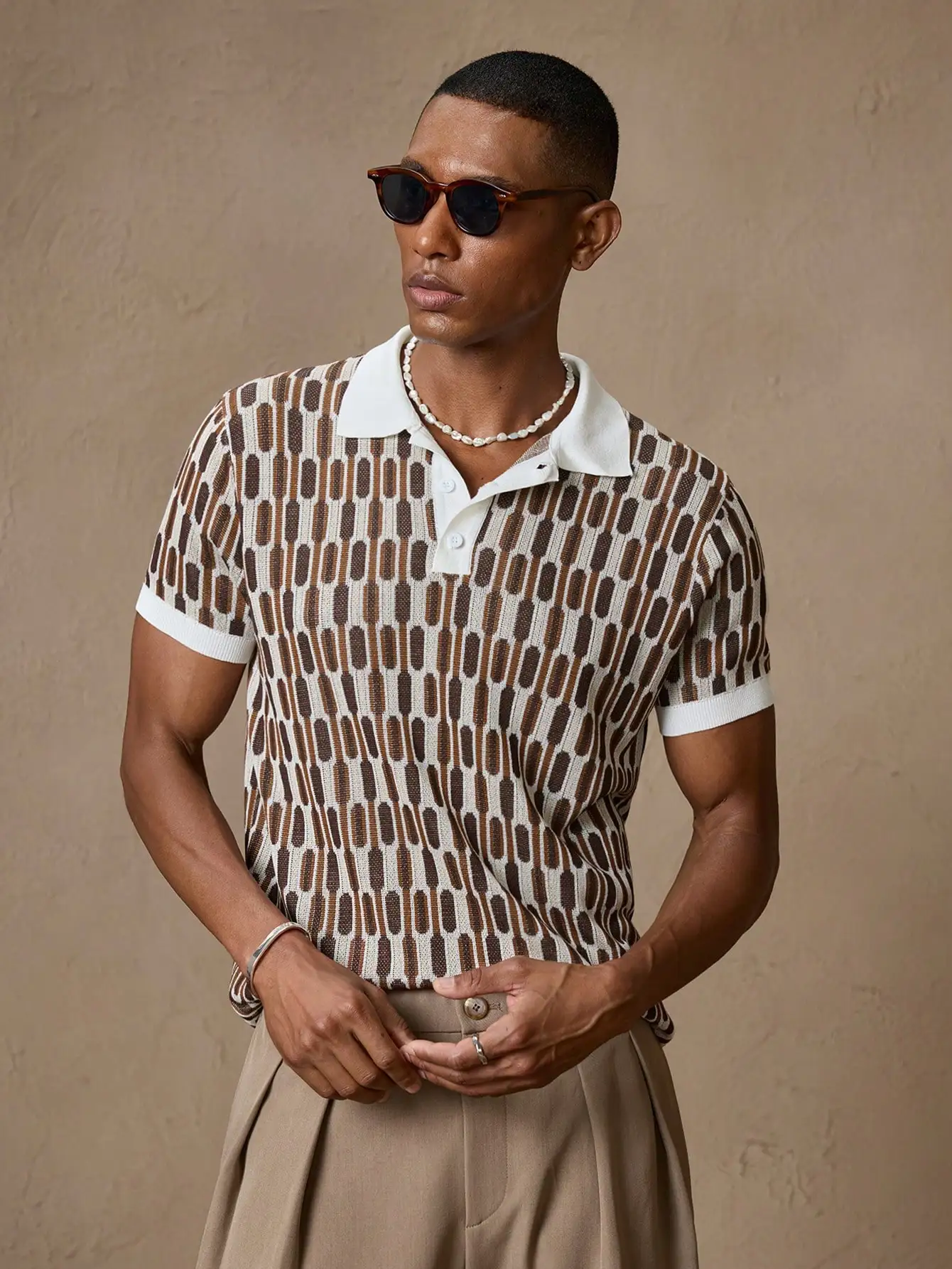 

Men's Knitted Short Sleeve Polo Shirt with Geometric Pattern, Casual Fit for Summer