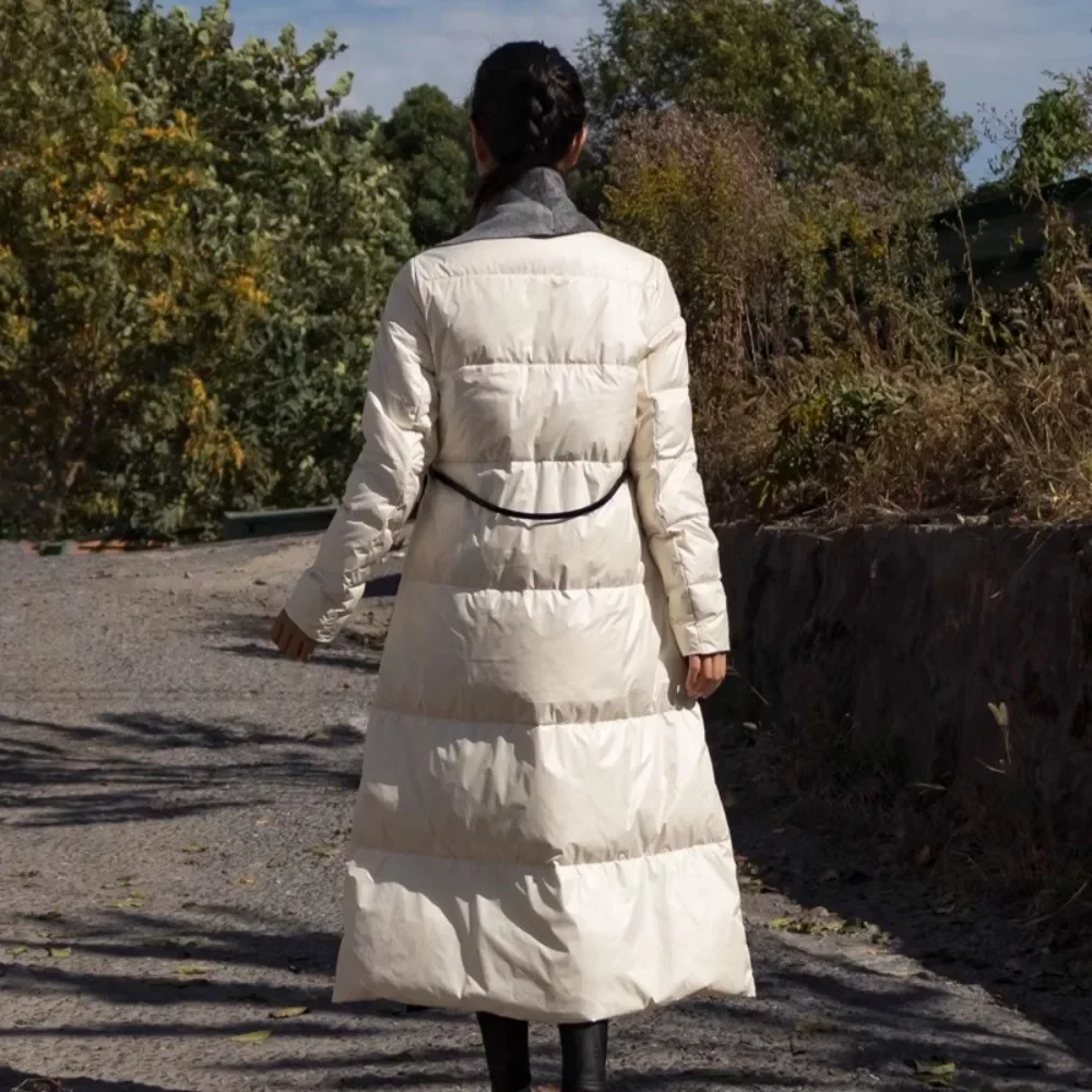 Piumino da donna in piumino d'anatra bianco invernale nuovo piumino lungo sciarpa al ginocchio incrociata piumino alla moda con giunture in lana stile europeo
