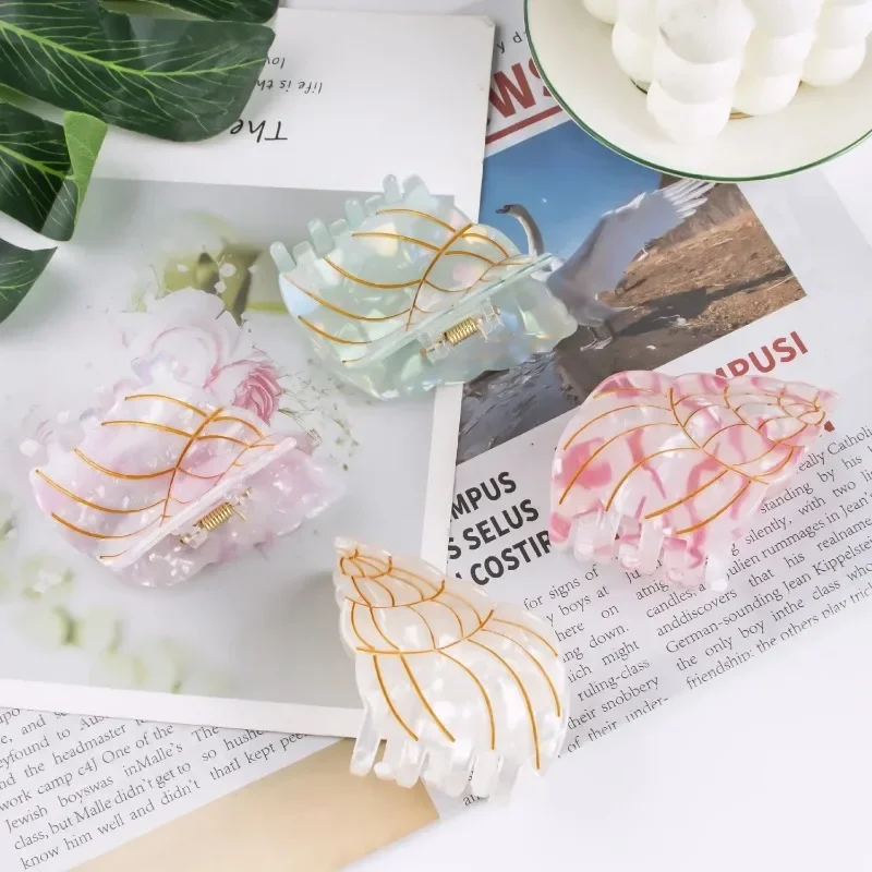 Ocean Conch Hair Claw Clips Unique Colorful Shell Crab Hair Clip Trendy Shark Clip Vacation Beach for Woman Hair Accessories