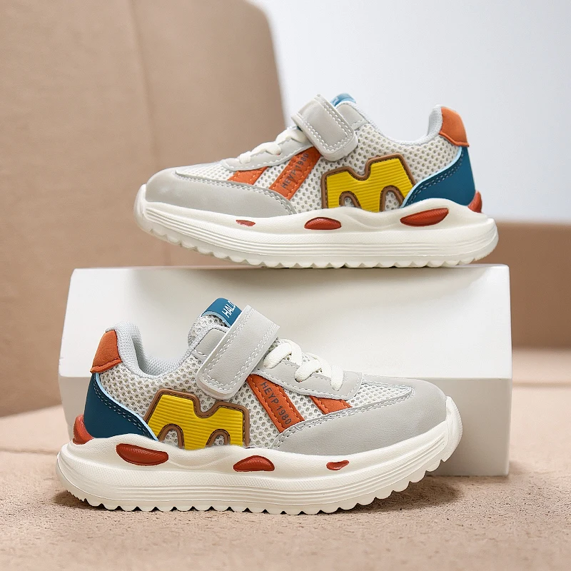 A pair of children's hook-and-loop casual trainers, breathable mesh upper, non-slip lightweight sole for outdoor play HML-62607