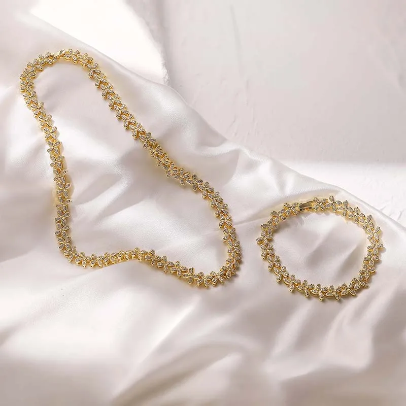 قلادة كريستال هتشنغ ذات أربع أوراق البرسيم ، سوار زركون فاخر لامع للنساء ، هدية حفل زفاف ، مجوهرات عالية الجودة