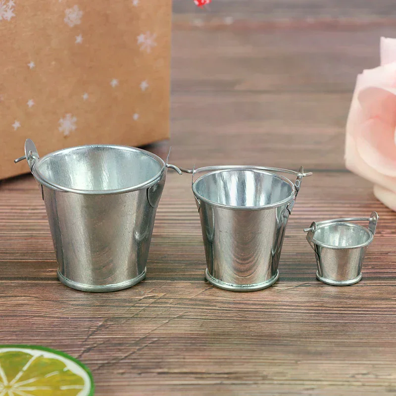 Maison de poupée Miniature en métal, modèle de seau, Mini décoration de cuisine, ornements, maison de jeu pour enfants, petits jouets seau, 1 pièces