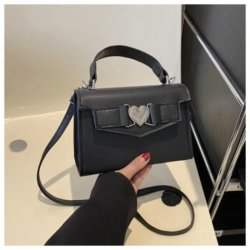 Low price! This year\'s popular texture versatile handbag Korean version single shoulder crossbody love small square bag